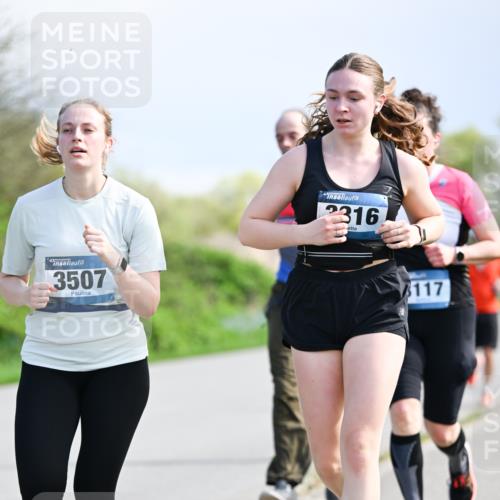 07.04.2024 - 43. Internationalen Wilhelmsburger Insellauf Dr. Thomas Lammeyer http://msf.ph/oto/6050806 07.04.2024 11:19:20 Laufen 3507, 2316, 6117 meine-sportfotos.de