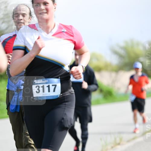 07.04.2024 - 43. Internationalen Wilhelmsburger Insellauf Dr. Thomas Lammeyer http://msf.ph/oto/6050815 07.04.2024 11:19:22 Laufen 3117 meine-sportfotos.de