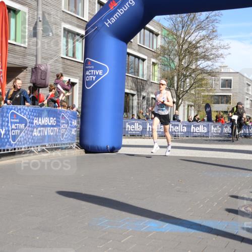 07.04.2024 - 43. Internationalen Wilhelmsburger Insellauf Strokosch-Dieckow http://msf.ph/oto/6050817 07.04.2024 11:16:55 Ziel 2368, 3688, 3829 meine-sportfotos.de
