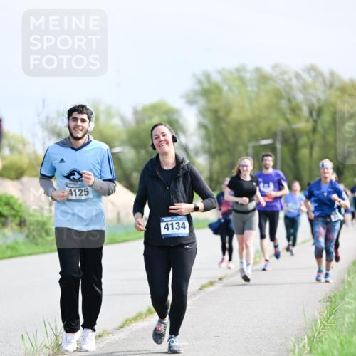 07.04.2024 - 43. Internationalen Wilhelmsburger Insellauf Dr. Thomas Lammeyer http://msf.ph/oto/6050841 07.04.2024 11:19:26 Laufen 4125, 4134 meine-sportfotos.de