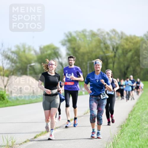 07.04.2024 - 43. Internationalen Wilhelmsburger Insellauf Dr. Thomas Lammeyer http://msf.ph/oto/6050858 07.04.2024 11:19:30 Laufen 37, 3032 meine-sportfotos.de