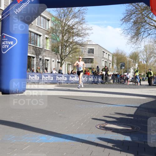 07.04.2024 - 43. Internationalen Wilhelmsburger Insellauf Strokosch-Dieckow http://msf.ph/oto/6050863 07.04.2024 11:16:54 Ziel 2368, 3688, 3829 meine-sportfotos.de