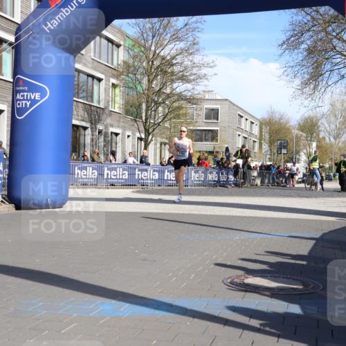 07.04.2024 - 43. Internationalen Wilhelmsburger Insellauf Strokosch-Dieckow http://msf.ph/oto/6050874 07.04.2024 11:16:54 Ziel 2368, 3688, 3829 meine-sportfotos.de