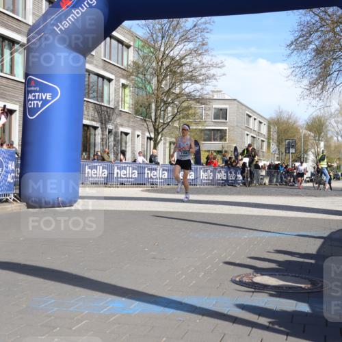 07.04.2024 - 43. Internationalen Wilhelmsburger Insellauf Strokosch-Dieckow http://msf.ph/oto/6050884 07.04.2024 11:16:55 Ziel 2368, 3688, 3829 meine-sportfotos.de