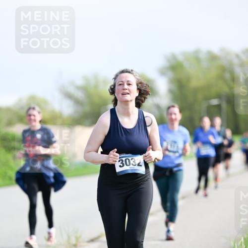 07.04.2024 - 43. Internationalen Wilhelmsburger Insellauf Dr. Thomas Lammeyer http://msf.ph/oto/6050888 07.04.2024 11:19:35 Laufen 3032 meine-sportfotos.de