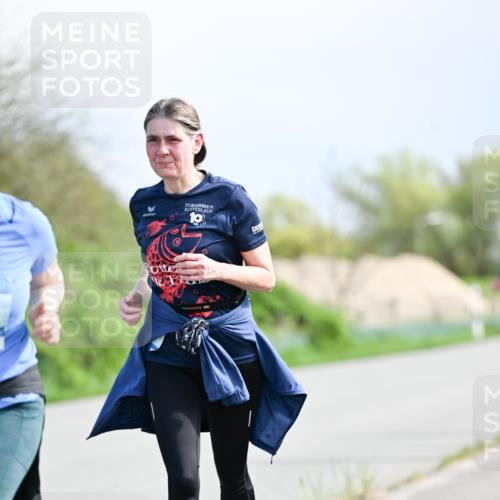 07.04.2024 - 43. Internationalen Wilhelmsburger Insellauf Dr. Thomas Lammeyer http://msf.ph/oto/6050907 07.04.2024 11:19:39 Laufen 31 meine-sportfotos.de