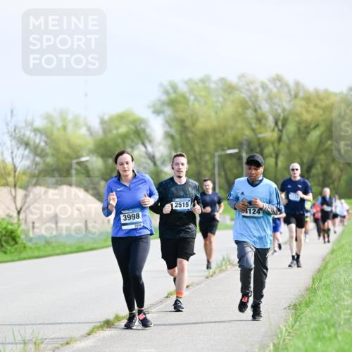 07.04.2024 - 43. Internationalen Wilhelmsburger Insellauf Dr. Thomas Lammeyer http://msf.ph/oto/6050908 07.04.2024 11:19:40 Laufen 3998, 3998, 2515, 4124, 2237 meine-sportfotos.de