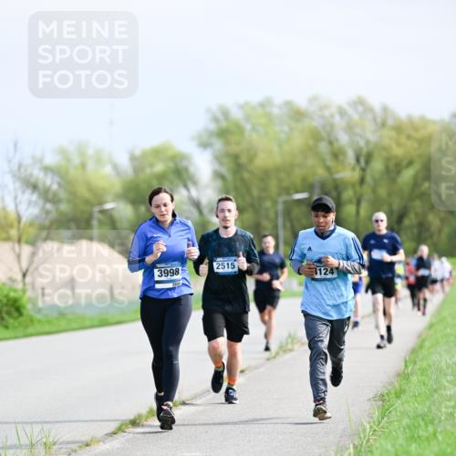 07.04.2024 - 43. Internationalen Wilhelmsburger Insellauf Dr. Thomas Lammeyer http://msf.ph/oto/6050909 07.04.2024 11:19:40 Laufen 3998, 2515, 1124 meine-sportfotos.de