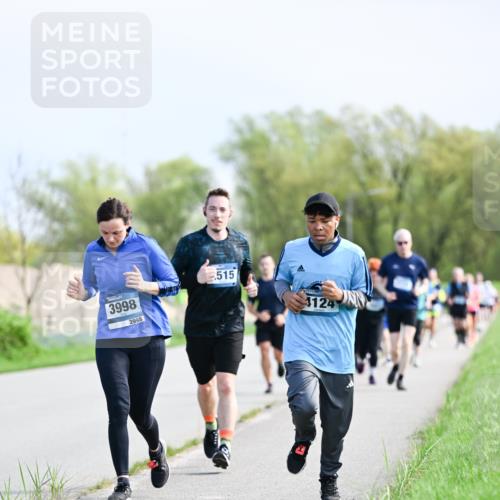07.04.2024 - 43. Internationalen Wilhelmsburger Insellauf Dr. Thomas Lammeyer http://msf.ph/oto/6050914 07.04.2024 11:19:41 Laufen 3998, 3998, 515, 1124 meine-sportfotos.de