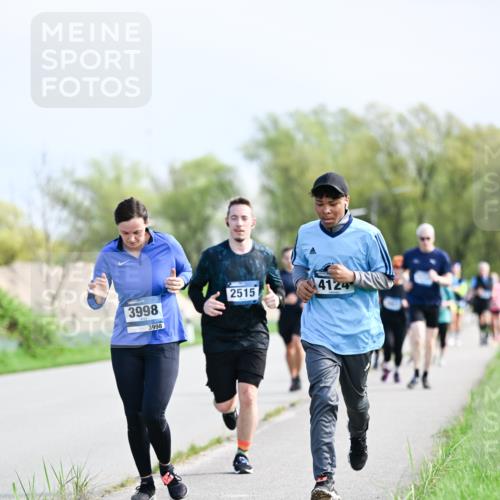 07.04.2024 - 43. Internationalen Wilhelmsburger Insellauf Dr. Thomas Lammeyer http://msf.ph/oto/6050915 07.04.2024 11:19:41 Laufen 3998, 3998, 2515, 4124 meine-sportfotos.de