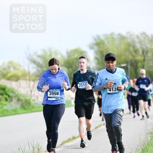 07.04.2024 - 43. Internationalen Wilhelmsburger Insellauf Dr. Thomas Lammeyer http://msf.ph/oto/6050917 07.04.2024 11:19:42 Laufen 3998, 3998, 2515, 4124 meine-sportfotos.de