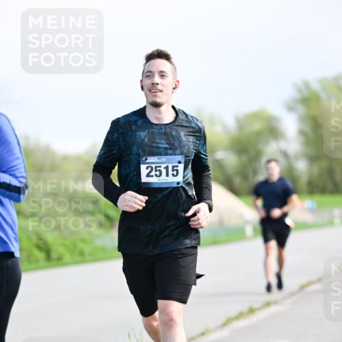 07.04.2024 - 43. Internationalen Wilhelmsburger Insellauf Dr. Thomas Lammeyer http://msf.ph/oto/6050930 07.04.2024 11:19:44 Laufen 2515 meine-sportfotos.de