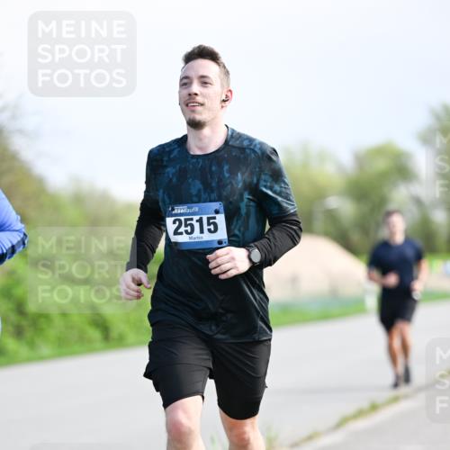 07.04.2024 - 43. Internationalen Wilhelmsburger Insellauf Dr. Thomas Lammeyer http://msf.ph/oto/6050933 07.04.2024 11:19:44 Laufen 2515 meine-sportfotos.de
