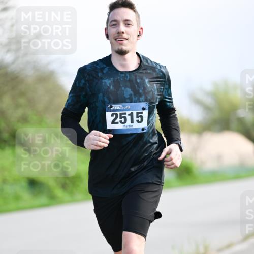 07.04.2024 - 43. Internationalen Wilhelmsburger Insellauf Dr. Thomas Lammeyer http://msf.ph/oto/6050936 07.04.2024 11:19:45 Laufen 2515 meine-sportfotos.de