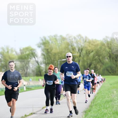 07.04.2024 - 43. Internationalen Wilhelmsburger Insellauf Dr. Thomas Lammeyer http://msf.ph/oto/6050939 07.04.2024 11:19:46 Laufen 3667, 2231, 3847 meine-sportfotos.de