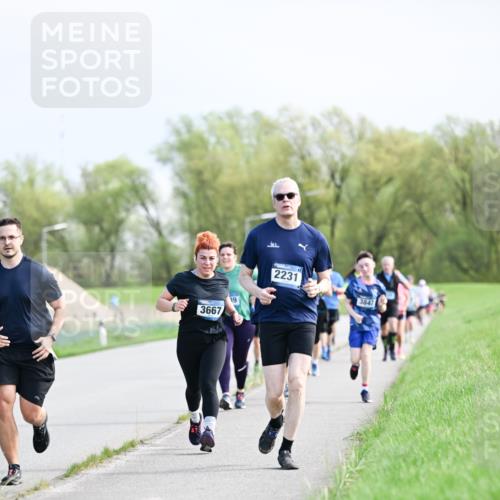 07.04.2024 - 43. Internationalen Wilhelmsburger Insellauf Dr. Thomas Lammeyer http://msf.ph/oto/6050942 07.04.2024 11:19:47 Laufen 3667, 2231, 3847 meine-sportfotos.de