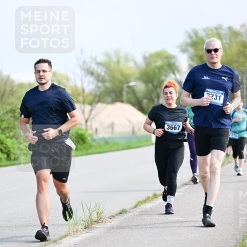 07.04.2024 - 43. Internationalen Wilhelmsburger Insellauf Dr. Thomas Lammeyer http://msf.ph/oto/6050950 07.04.2024 11:19:48 Laufen 2231, 3667, 2373 meine-sportfotos.de
