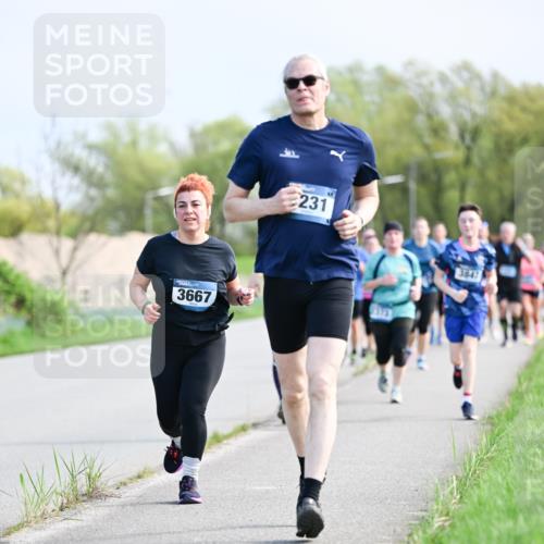 07.04.2024 - 43. Internationalen Wilhelmsburger Insellauf Dr. Thomas Lammeyer http://msf.ph/oto/6050954 07.04.2024 11:19:49 Laufen 231, 3667, 9375, 3847 meine-sportfotos.de