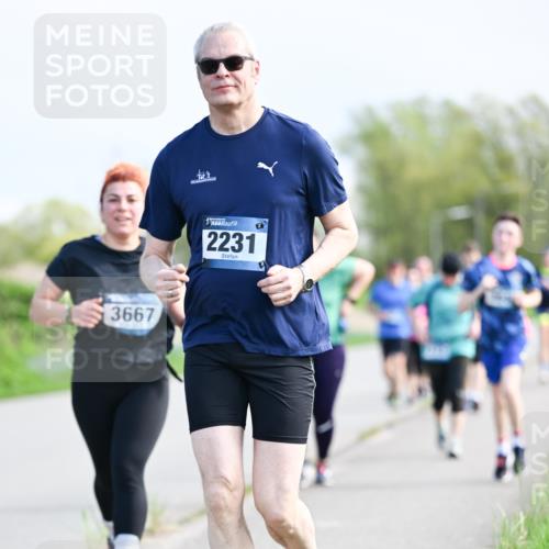 07.04.2024 - 43. Internationalen Wilhelmsburger Insellauf Dr. Thomas Lammeyer http://msf.ph/oto/6050962 07.04.2024 11:19:50 Laufen 3667, 2231, 3 meine-sportfotos.de