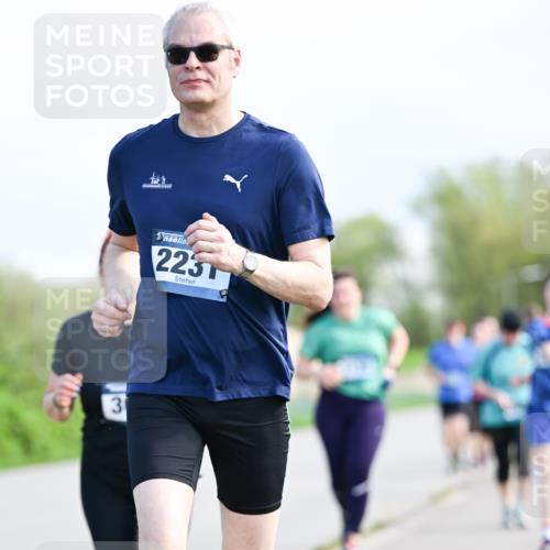 07.04.2024 - 43. Internationalen Wilhelmsburger Insellauf Dr. Thomas Lammeyer http://msf.ph/oto/6050967 07.04.2024 11:19:51 Laufen 4, 44, 223, 3 meine-sportfotos.de