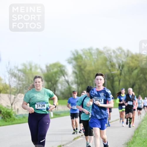 07.04.2024 - 43. Internationalen Wilhelmsburger Insellauf Dr. Thomas Lammeyer http://msf.ph/oto/6050971 07.04.2024 11:19:51 Laufen 3947, 3139 meine-sportfotos.de
