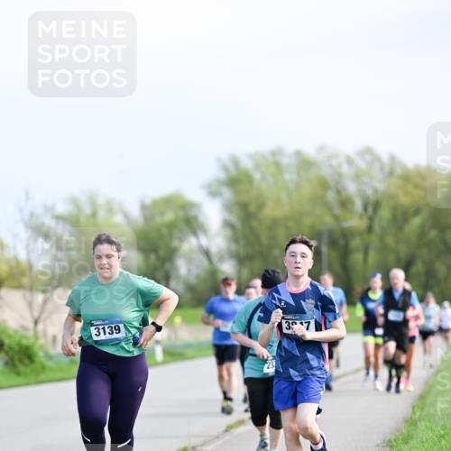 07.04.2024 - 43. Internationalen Wilhelmsburger Insellauf Dr. Thomas Lammeyer http://msf.ph/oto/6050972 07.04.2024 11:19:51 Laufen 3139, 237, 3817 meine-sportfotos.de