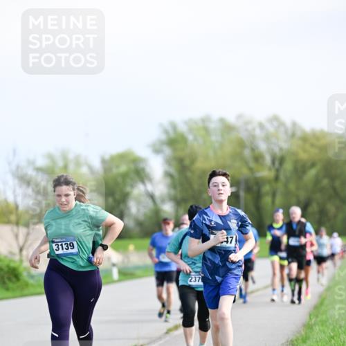 07.04.2024 - 43. Internationalen Wilhelmsburger Insellauf Dr. Thomas Lammeyer http://msf.ph/oto/6050973 07.04.2024 11:19:52 Laufen 3139, 237, 47 meine-sportfotos.de