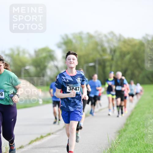 07.04.2024 - 43. Internationalen Wilhelmsburger Insellauf Dr. Thomas Lammeyer http://msf.ph/oto/6050977 07.04.2024 11:19:52 Laufen 6, 39, 3847 meine-sportfotos.de