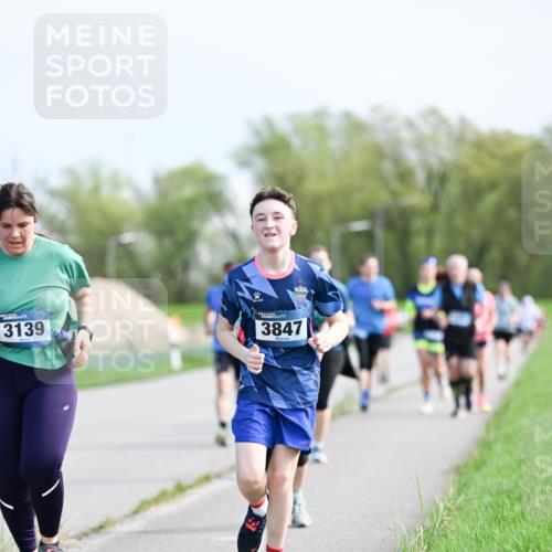 07.04.2024 - 43. Internationalen Wilhelmsburger Insellauf Dr. Thomas Lammeyer http://msf.ph/oto/6050978 07.04.2024 11:19:53 Laufen 3139, 3847 meine-sportfotos.de
