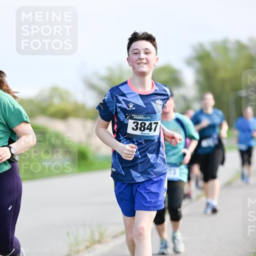 07.04.2024 - 43. Internationalen Wilhelmsburger Insellauf Dr. Thomas Lammeyer http://msf.ph/oto/6050987 07.04.2024 11:19:54 Laufen 3847 meine-sportfotos.de