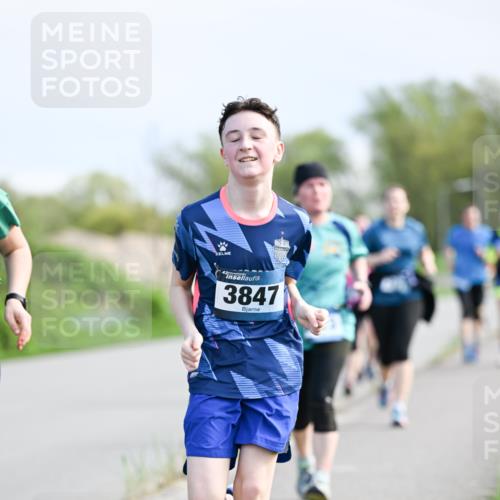 07.04.2024 - 43. Internationalen Wilhelmsburger Insellauf Dr. Thomas Lammeyer http://msf.ph/oto/6050989 07.04.2024 11:19:54 Laufen 3847 meine-sportfotos.de
