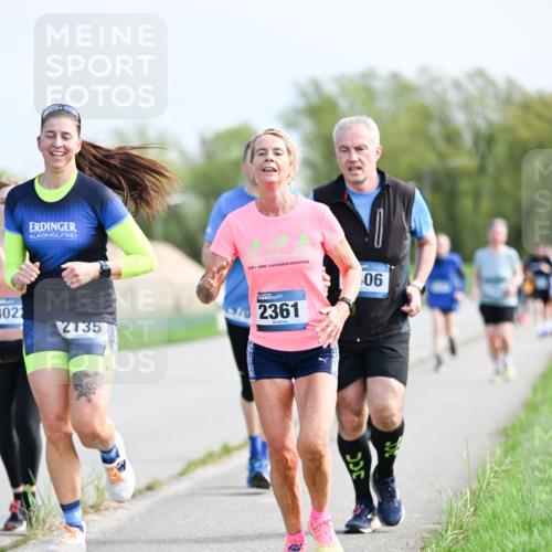 07.04.2024 - 43. Internationalen Wilhelmsburger Insellauf Dr. Thomas Lammeyer http://msf.ph/oto/6051030 07.04.2024 11:20:01 Laufen 802, 2135, 702361, 06 meine-sportfotos.de