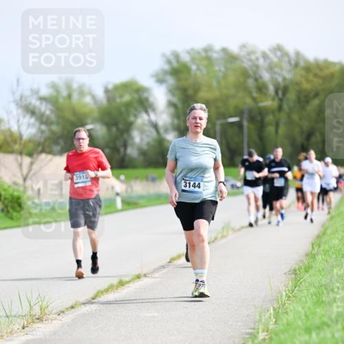 07.04.2024 - 43. Internationalen Wilhelmsburger Insellauf Dr. Thomas Lammeyer http://msf.ph/oto/6051053 07.04.2024 11:20:07 Laufen 3915, 3144 meine-sportfotos.de