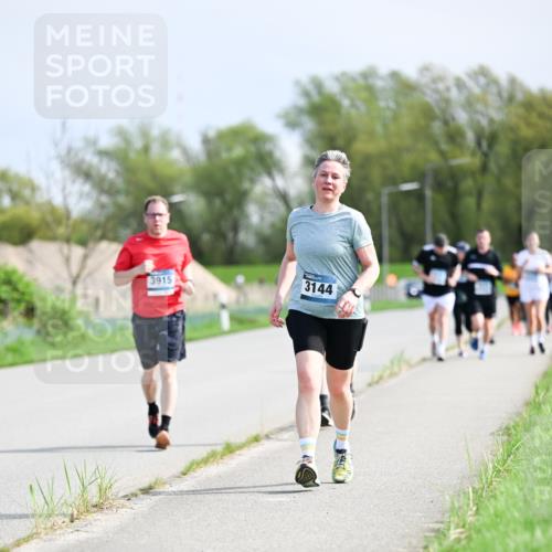 07.04.2024 - 43. Internationalen Wilhelmsburger Insellauf Dr. Thomas Lammeyer http://msf.ph/oto/6051056 07.04.2024 11:20:07 Laufen 3915, 3144 meine-sportfotos.de