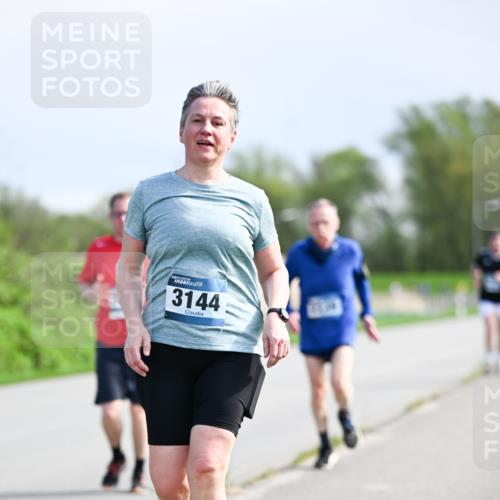 07.04.2024 - 43. Internationalen Wilhelmsburger Insellauf Dr. Thomas Lammeyer http://msf.ph/oto/6051067 07.04.2024 11:20:10 Laufen 3144 meine-sportfotos.de