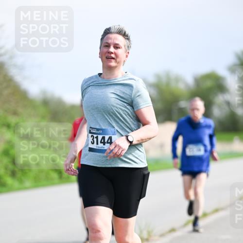 07.04.2024 - 43. Internationalen Wilhelmsburger Insellauf Dr. Thomas Lammeyer http://msf.ph/oto/6051069 07.04.2024 11:20:10 Laufen 3144 meine-sportfotos.de