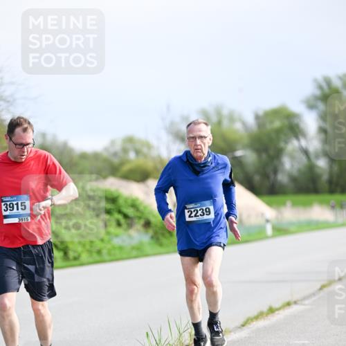 07.04.2024 - 43. Internationalen Wilhelmsburger Insellauf Dr. Thomas Lammeyer http://msf.ph/oto/6051075 07.04.2024 11:20:11 Laufen 3915, 3915, 2239 meine-sportfotos.de