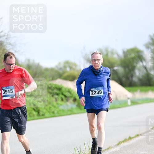07.04.2024 - 43. Internationalen Wilhelmsburger Insellauf Dr. Thomas Lammeyer http://msf.ph/oto/6051076 07.04.2024 11:20:11 Laufen 3915, 3915, 2239 meine-sportfotos.de