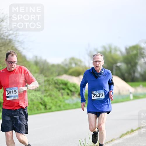 07.04.2024 - 43. Internationalen Wilhelmsburger Insellauf Dr. Thomas Lammeyer http://msf.ph/oto/6051077 07.04.2024 11:20:11 Laufen 3915, 3915, 2239 meine-sportfotos.de
