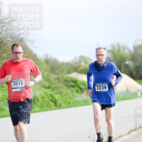 07.04.2024 - 43. Internationalen Wilhelmsburger Insellauf Dr. Thomas Lammeyer http://msf.ph/oto/6051078 07.04.2024 11:20:12 Laufen 3915, 3915, 2239 meine-sportfotos.de