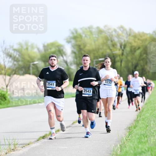 07.04.2024 - 43. Internationalen Wilhelmsburger Insellauf Dr. Thomas Lammeyer http://msf.ph/oto/6051087 07.04.2024 11:20:16 Laufen 2541, 2541, 2543, 2543, 196, 1968, 3233 meine-sportfotos.de