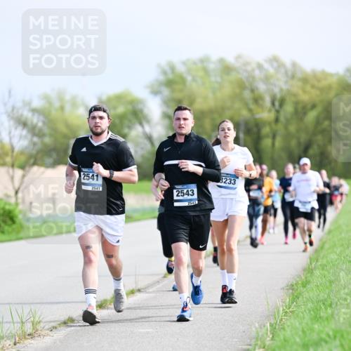 07.04.2024 - 43. Internationalen Wilhelmsburger Insellauf Dr. Thomas Lammeyer http://msf.ph/oto/6051092 07.04.2024 11:20:17 Laufen 2541, 2541, 2543, 2543, 1964, 1968, 8233 meine-sportfotos.de