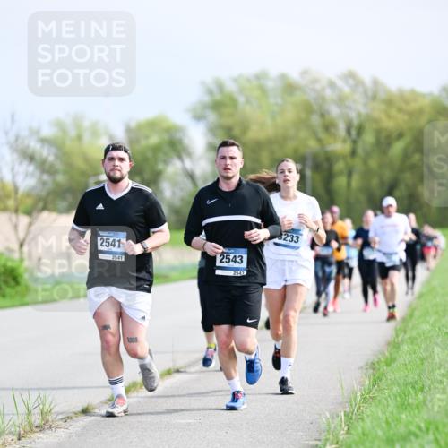 07.04.2024 - 43. Internationalen Wilhelmsburger Insellauf Dr. Thomas Lammeyer http://msf.ph/oto/6051093 07.04.2024 11:20:17 Laufen 2541, 2541, 2543, 2543, 3233, 1968 meine-sportfotos.de