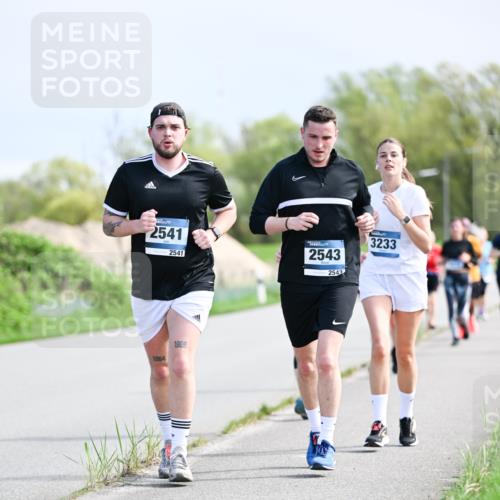 07.04.2024 - 43. Internationalen Wilhelmsburger Insellauf Dr. Thomas Lammeyer http://msf.ph/oto/6051100 07.04.2024 11:20:18 Laufen 2541, 2541, 2543, 2543, 3233, 1964, 1969 meine-sportfotos.de