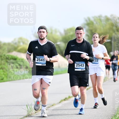 07.04.2024 - 43. Internationalen Wilhelmsburger Insellauf Dr. Thomas Lammeyer http://msf.ph/oto/6051102 07.04.2024 11:20:18 Laufen 2541, 2541, 2543, 2543, 233, 1964, 1968 meine-sportfotos.de
