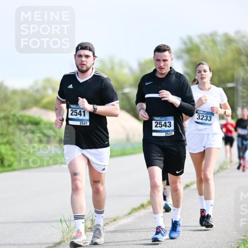 07.04.2024 - 43. Internationalen Wilhelmsburger Insellauf Dr. Thomas Lammeyer http://msf.ph/oto/6051103 07.04.2024 11:20:18 Laufen 2541, 2541, 2543, 2543, 1964, 1968, 3233 meine-sportfotos.de