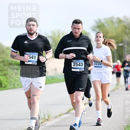 07.04.2024 - 43. Internationalen Wilhelmsburger Insellauf Dr. Thomas Lammeyer http://msf.ph/oto/6051105 07.04.2024 11:20:18 Laufen 541, 2541, 2543, 2543, 3233, 19 meine-sportfotos.de