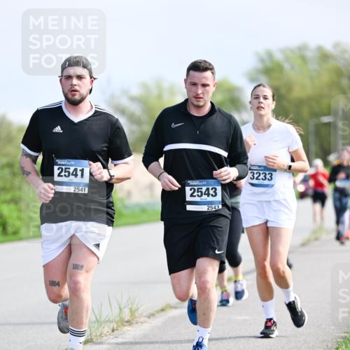 07.04.2024 - 43. Internationalen Wilhelmsburger Insellauf Dr. Thomas Lammeyer http://msf.ph/oto/6051106 07.04.2024 11:20:19 Laufen 2541, 2541, 2543, 2543, 1964, 1968, 3233 meine-sportfotos.de