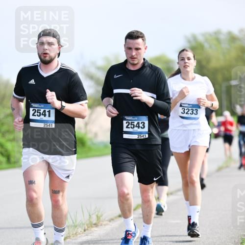 07.04.2024 - 43. Internationalen Wilhelmsburger Insellauf Dr. Thomas Lammeyer http://msf.ph/oto/6051107 07.04.2024 11:20:19 Laufen 2541, 2541, 1964, 1966, 2543, 2543, 3233 meine-sportfotos.de