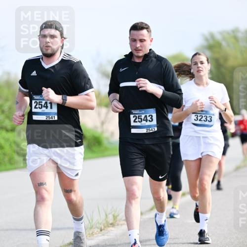 07.04.2024 - 43. Internationalen Wilhelmsburger Insellauf Dr. Thomas Lammeyer http://msf.ph/oto/6051108 07.04.2024 11:20:19 Laufen 2541, 2541, 2543, 2543, 3233, 10154, 1968 meine-sportfotos.de